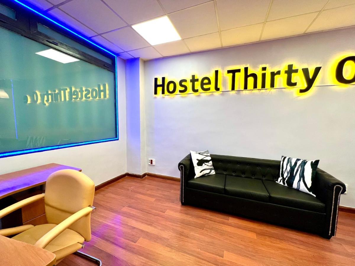 Hostel Thirty One Madrid Buitenkant foto