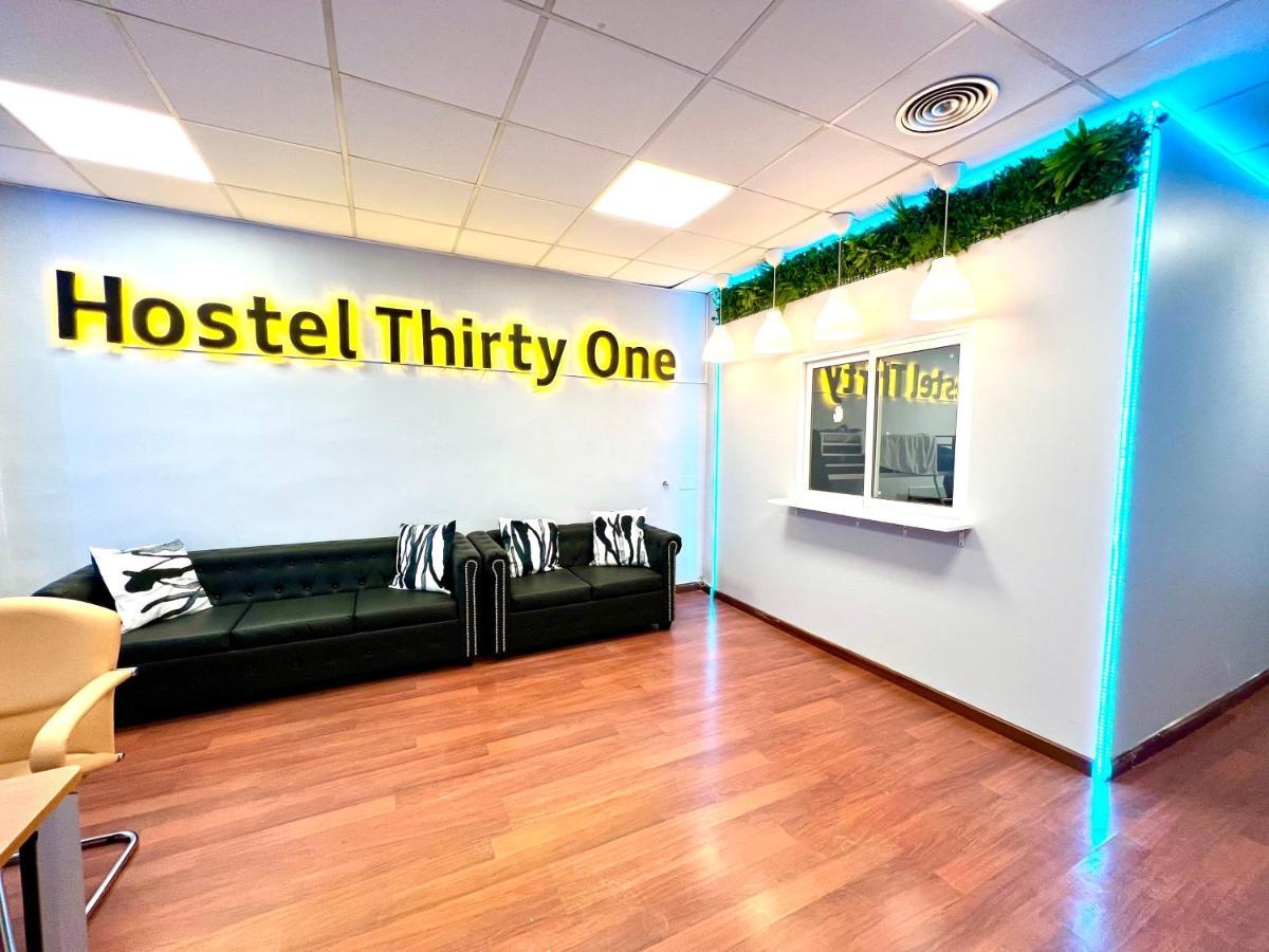 Hostel Thirty One Madrid Buitenkant foto