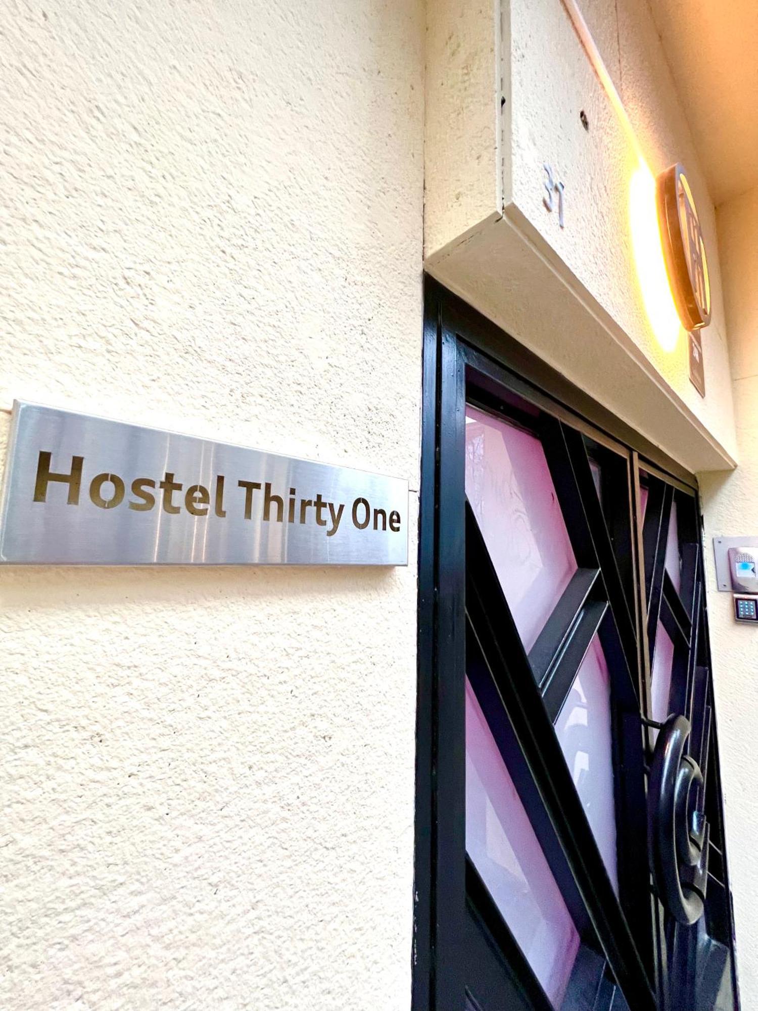Hostel Thirty One Madrid Buitenkant foto
