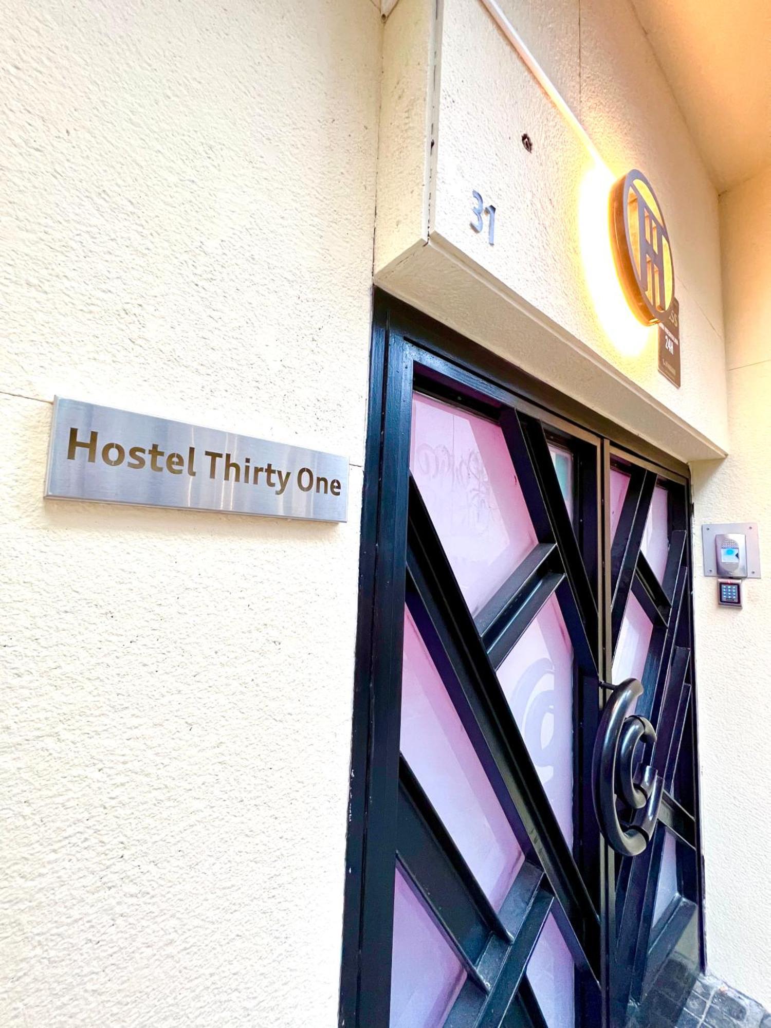 Hostel Thirty One Madrid Buitenkant foto