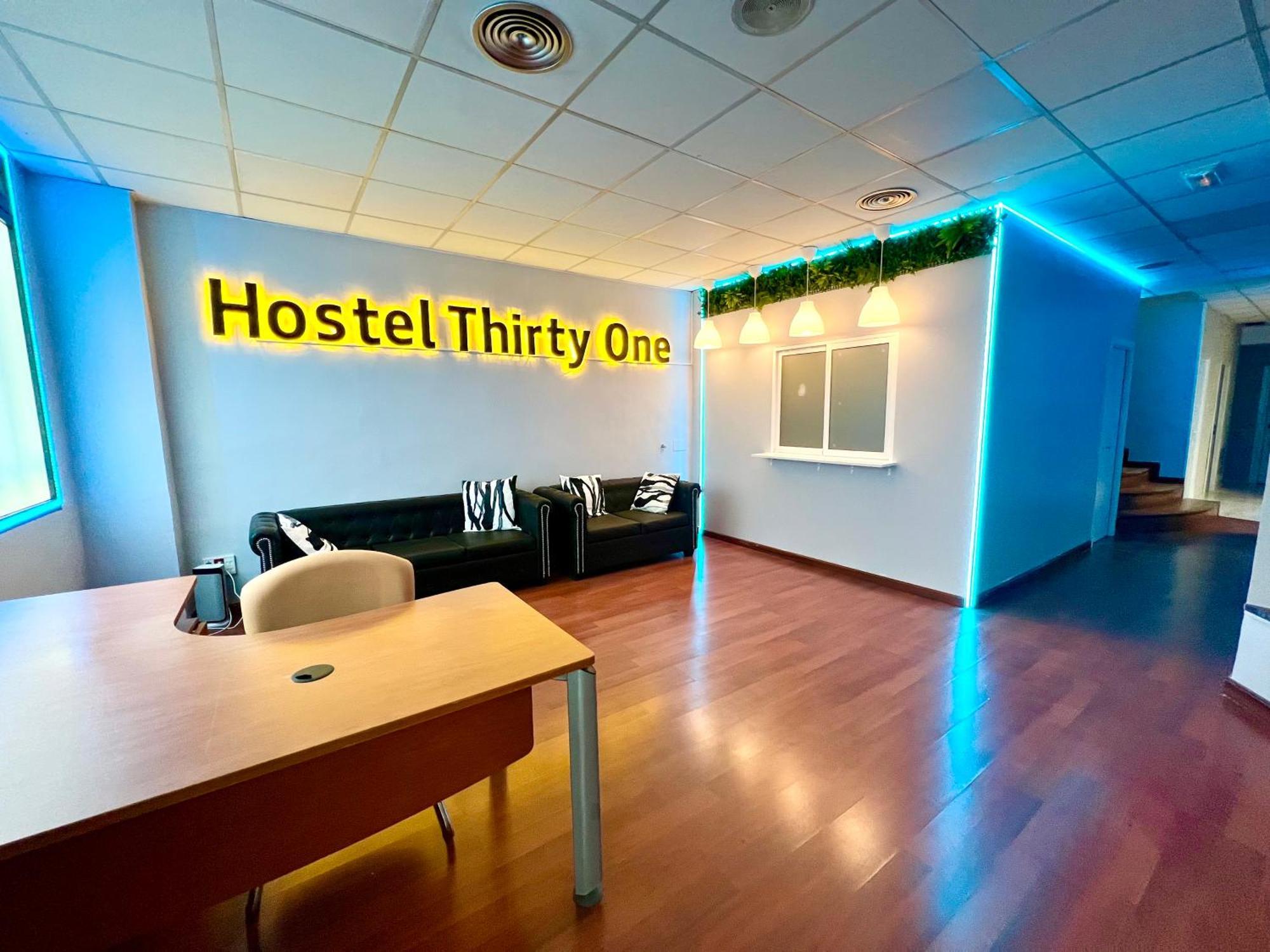 Hostel Thirty One Madrid Buitenkant foto