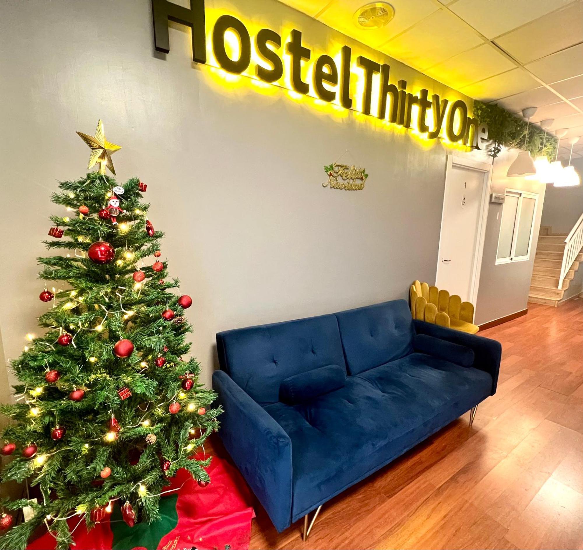 Hostel Thirty One Madrid Buitenkant foto
